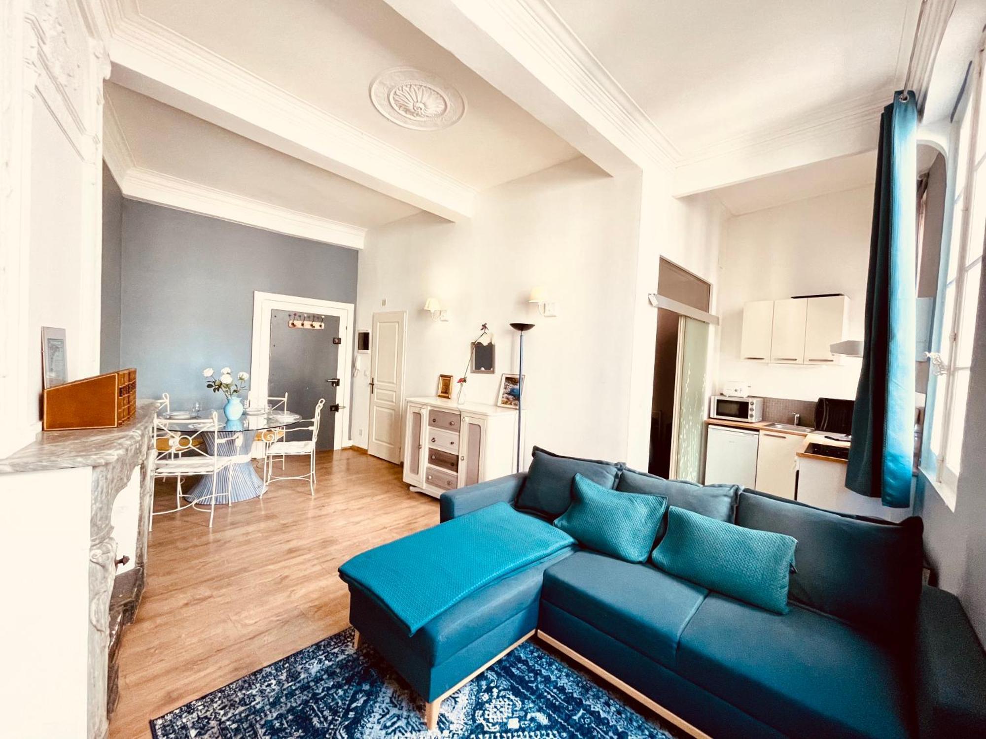 Azul Aparte Nîmes Buitenkant foto